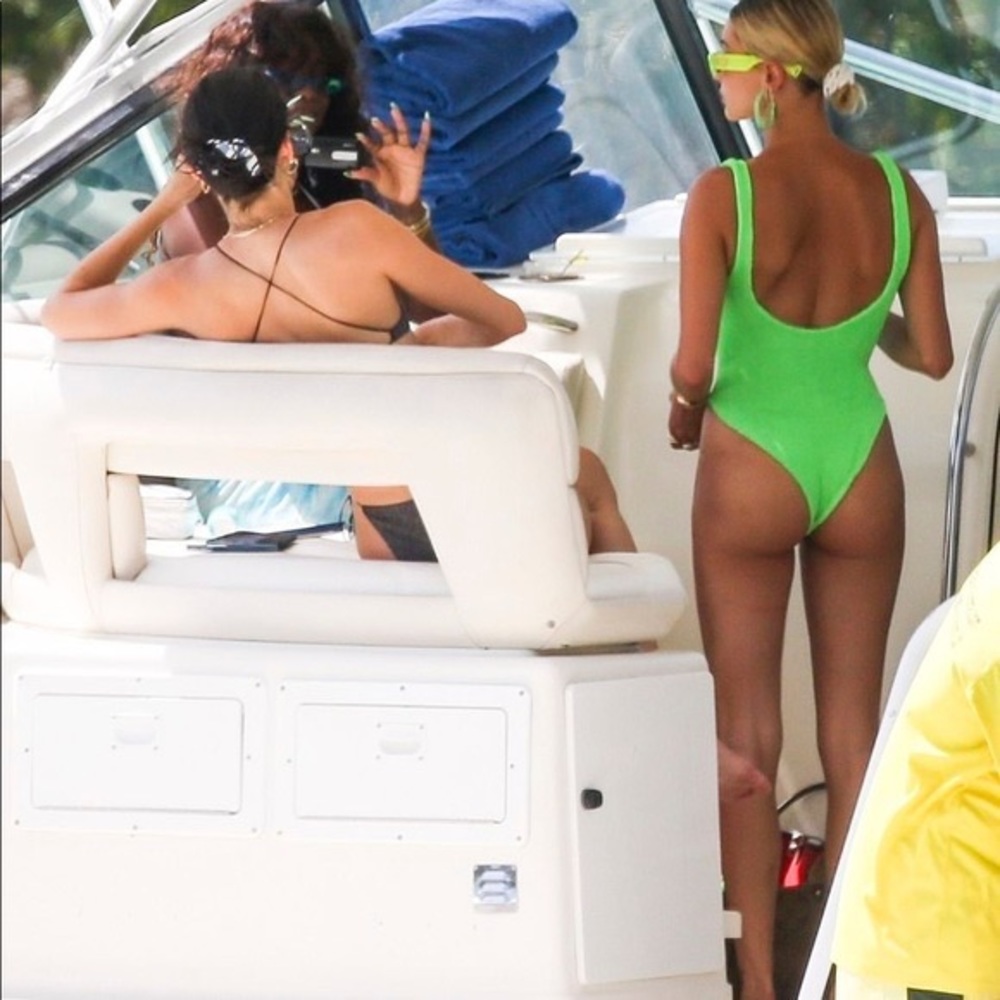 Hunza G The Square Neck One Piece Swimsuit OG Hailey Bieber Lime 🍋‍🟩💚